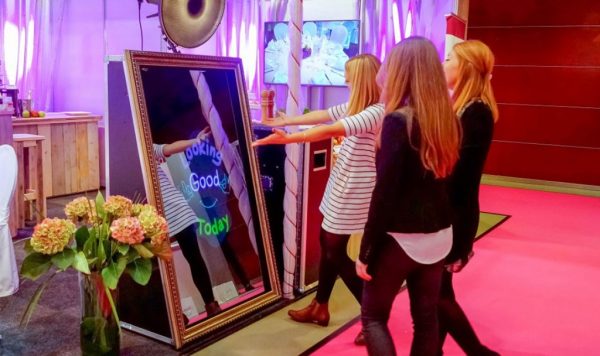 Mirror Me Photo Booth Rental